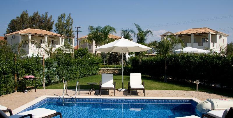 Mamfredas Luxury Villa Plános