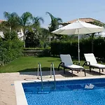 Mamfredas Luxury Resort