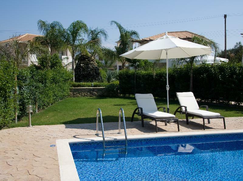 Mamfredas Luxury Planos (Zakynthos)